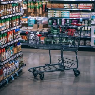 How supermarkets manipulate us