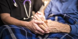 Expert urges bladder cancer vigilance