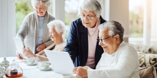 Older Australians’ digital engagement in turbulent times