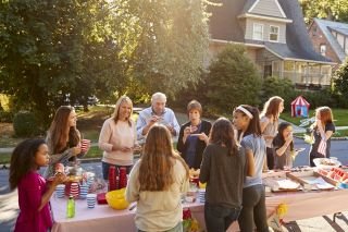 Neighbourhood characteristics and ageing well