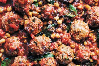 Veal meatballs with spinach and chickpeas