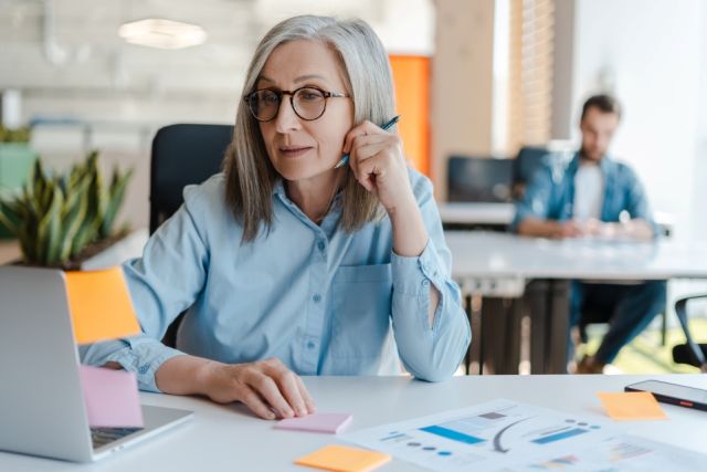Job-hunting seniors face ageism barrier